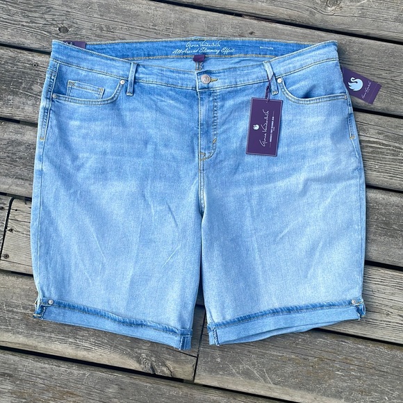 NWT Gloria Vanderbilt Morocco Mid Rise Bermuda Denim Shorts - Picture 1 of 8